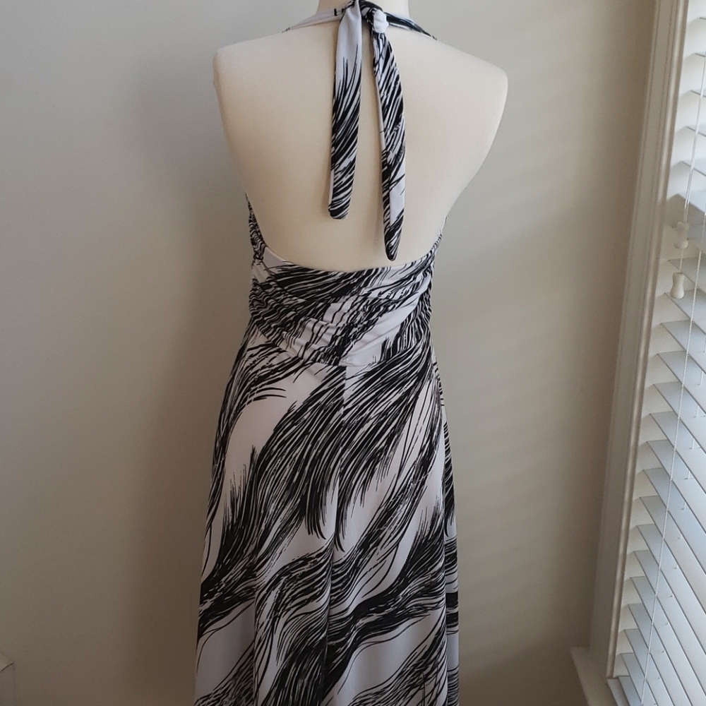 Dress - Picture 2 of 5